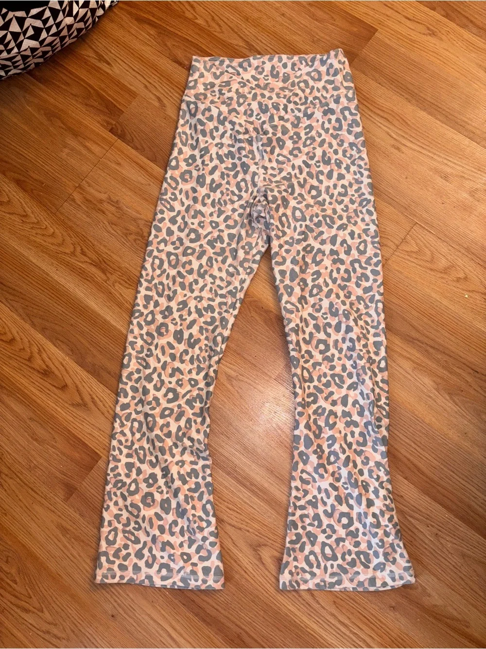 Leopard print leggings